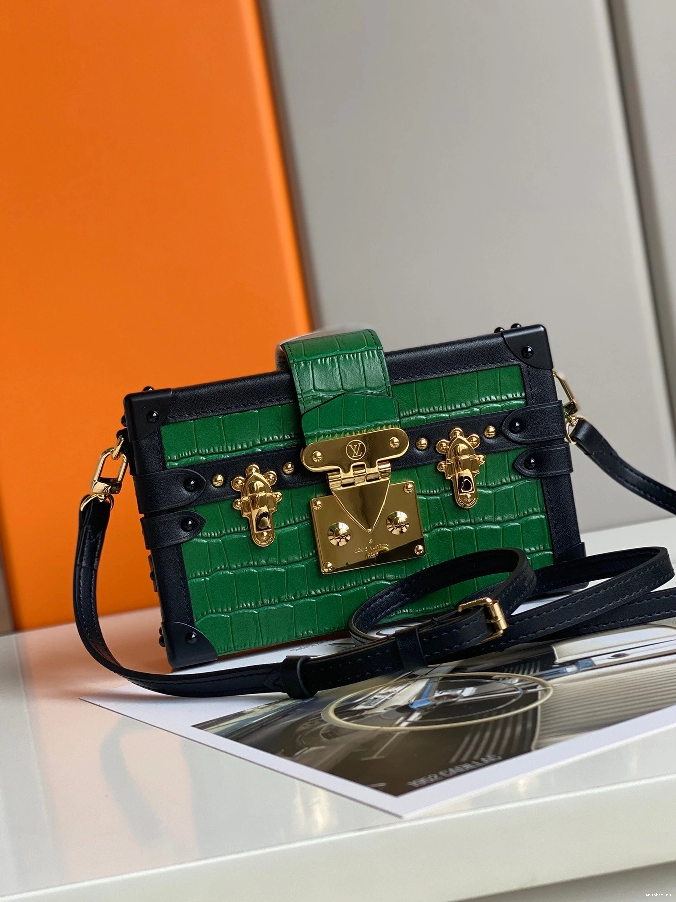 WIS VUITTON PETITE MALLE LOUIS 0117